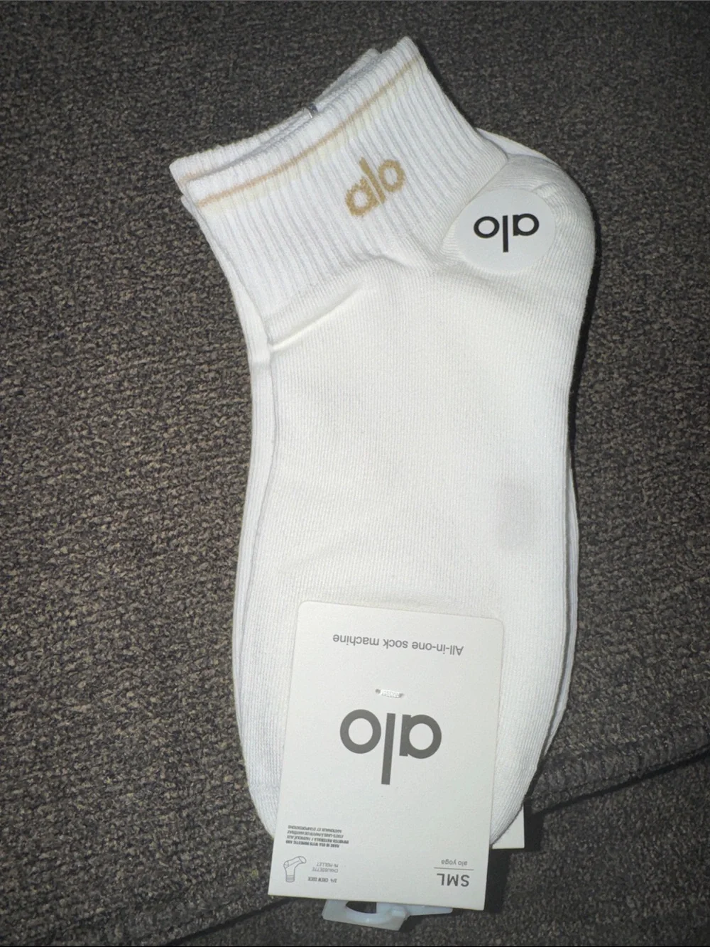 ALO Yoga NWT Women’s Ankle Socks - White and Light Yellow - Pack (5-pairs)